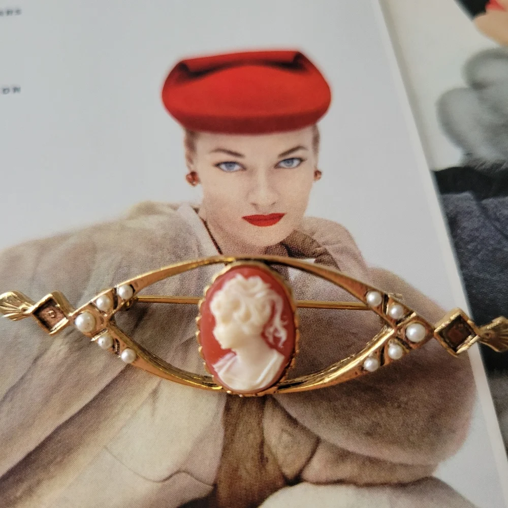 Cameo Brooch Faux Pearls Gold-tone ~ Pretty Vintage Look